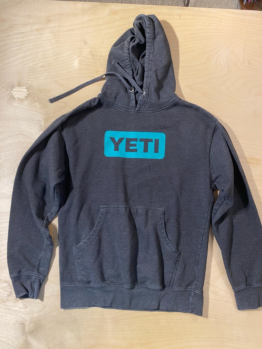 Yeti Men's Charcoal Crewneck Hoodie with Teal Logo Medium (RS)